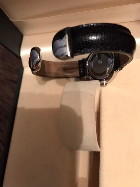 GUCCIの希少アナログ腕時計　最終値下げ