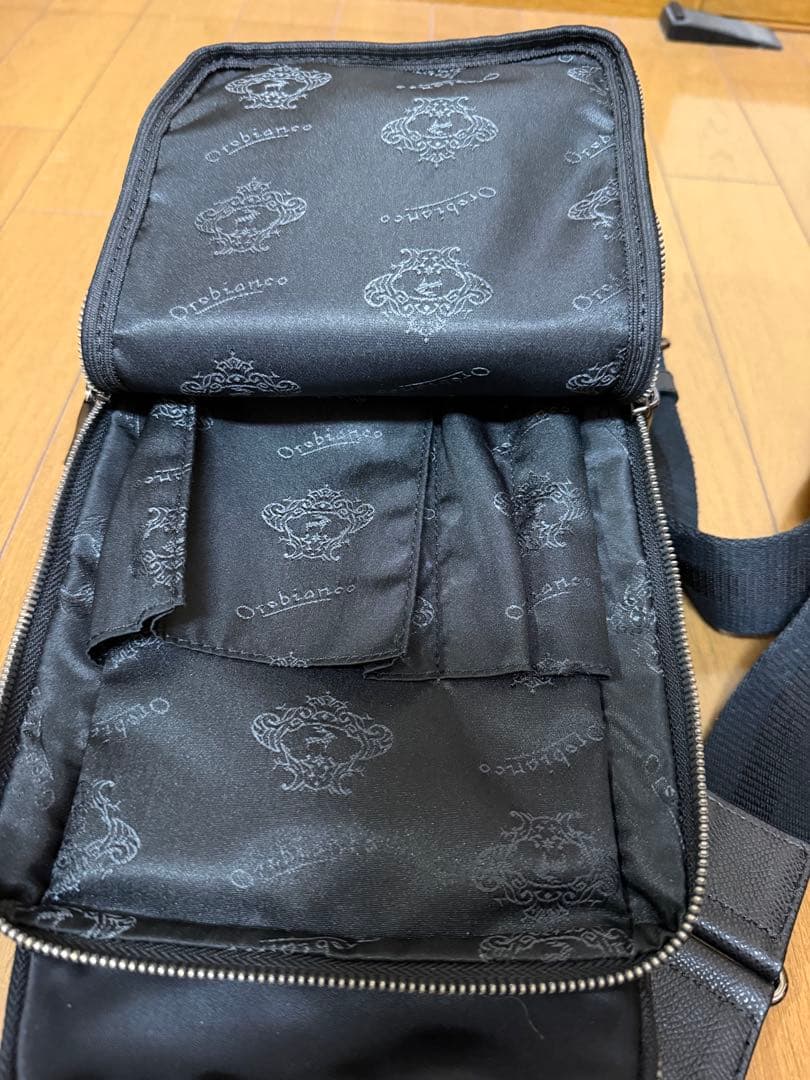 【トリさん】オロビアンコ　SOLO PER TE　ボディバッグ