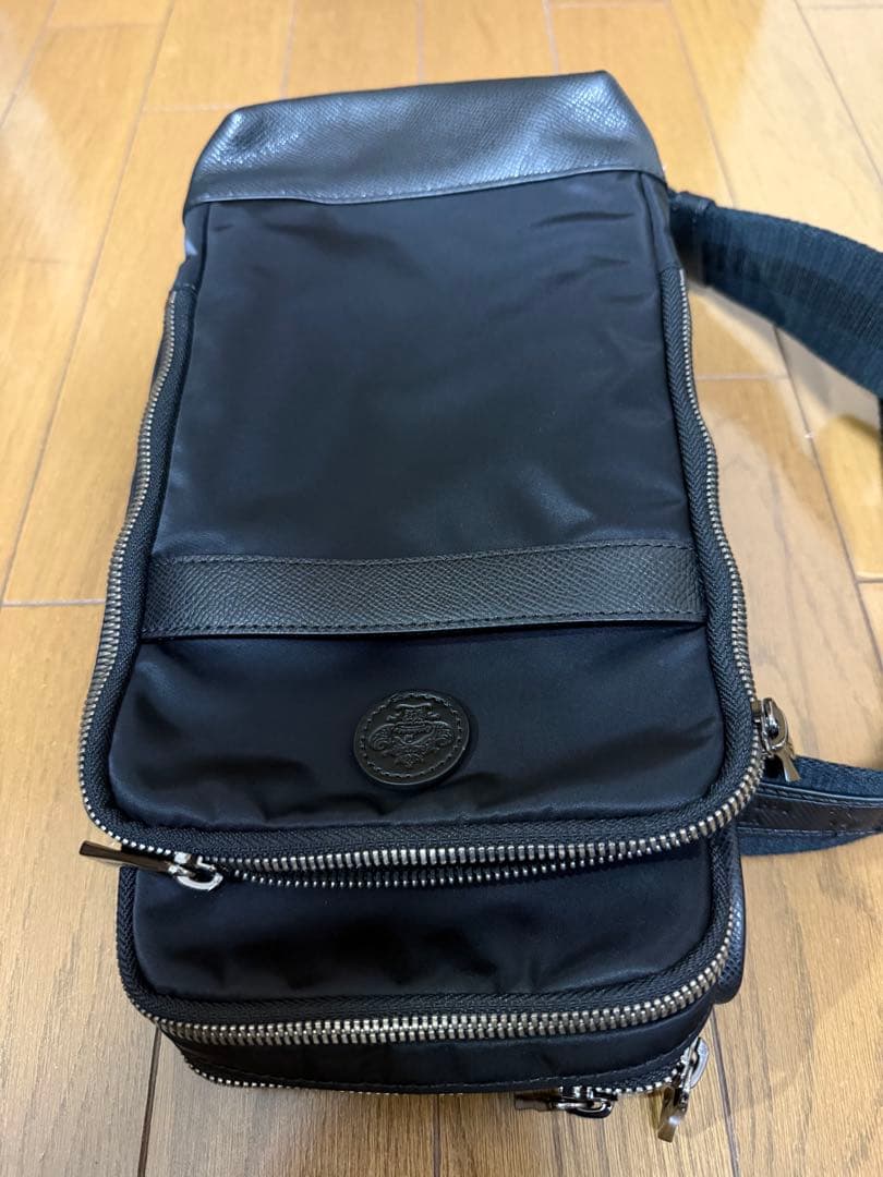 【トリさん】オロビアンコ　SOLO PER TE　ボディバッグ