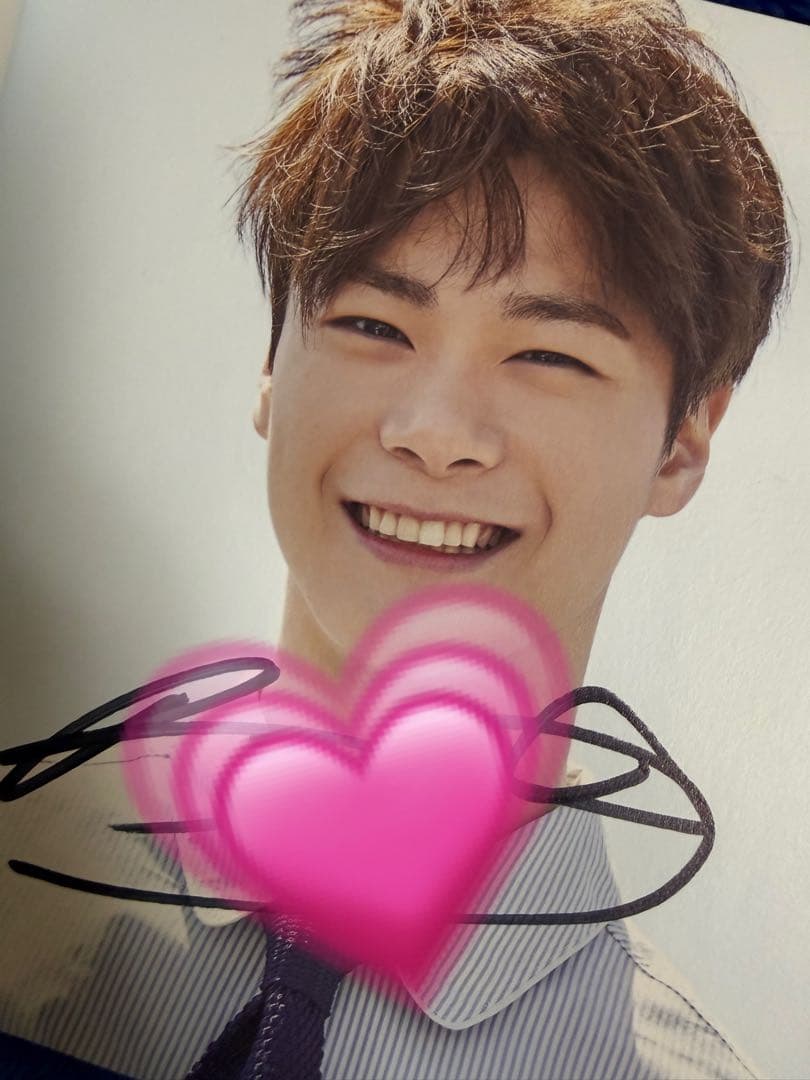 ウヌ ・ムンビン直筆サイン