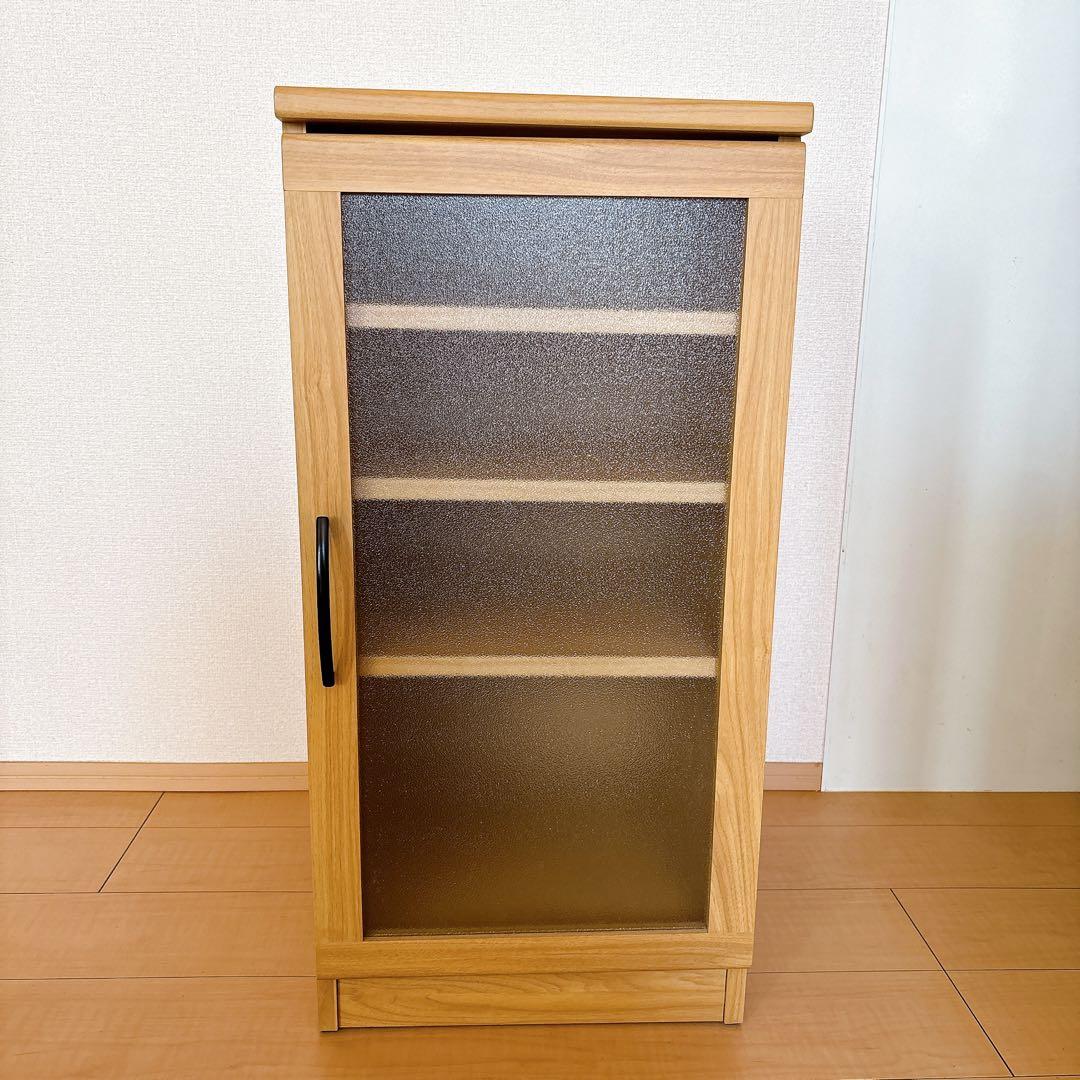 ナチュラル　4段ガラス扉　食器棚　シンプル　【引き取り可】