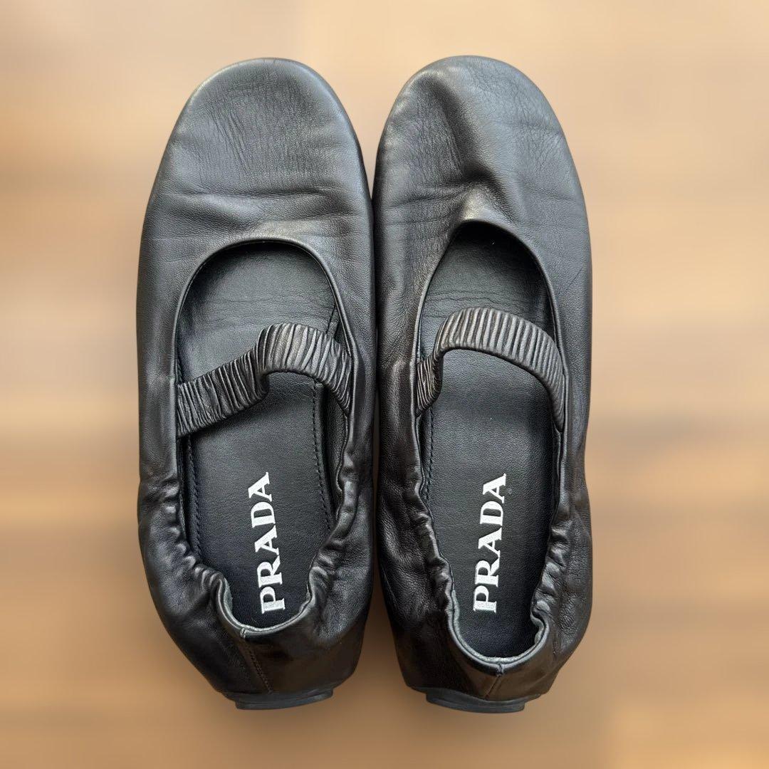 PRADA ブラック フラットシューズ 38