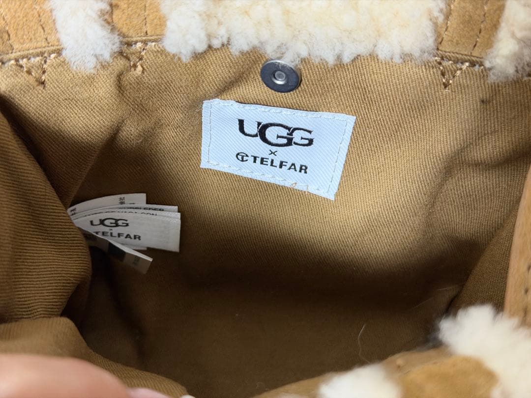 ✴︎大人気Ugg×Telfar コラボショルダーバッグ