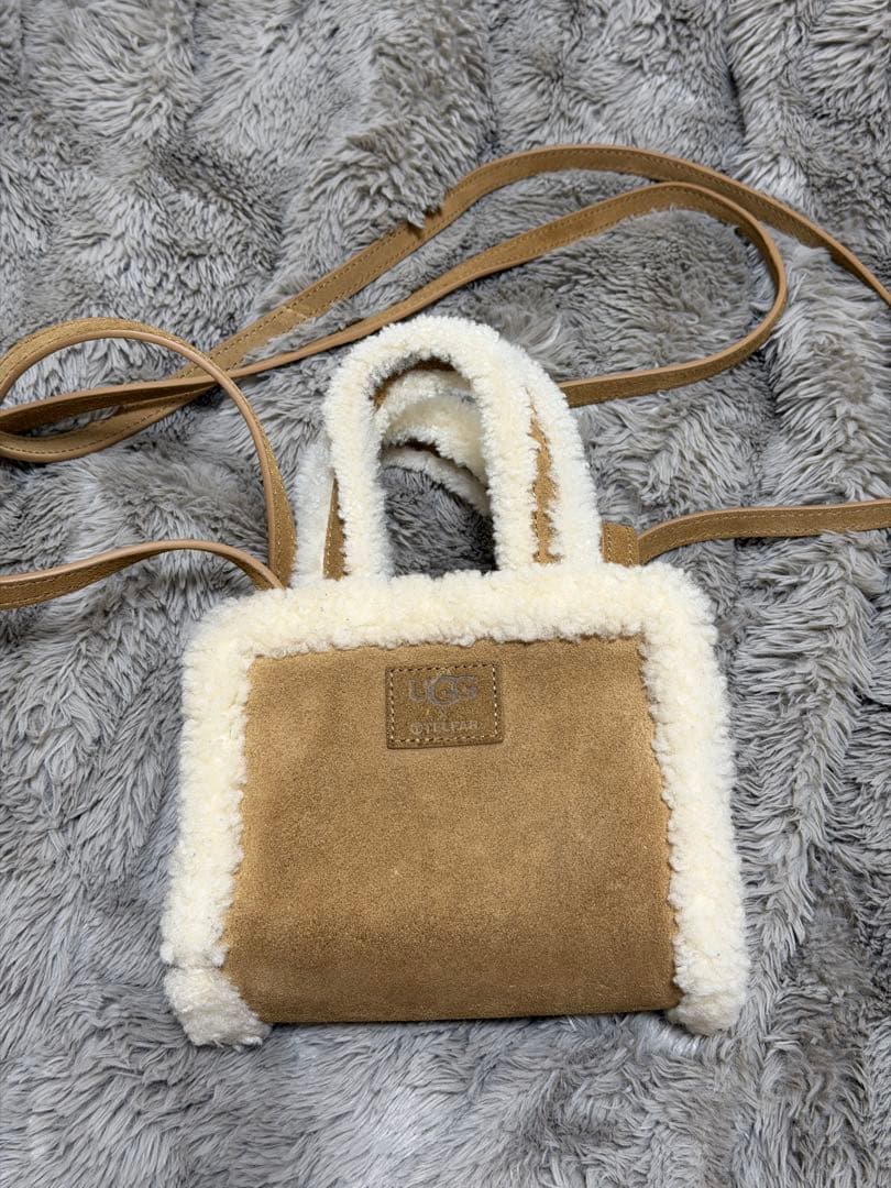 ✴︎大人気Ugg×Telfar コラボショルダーバッグ
