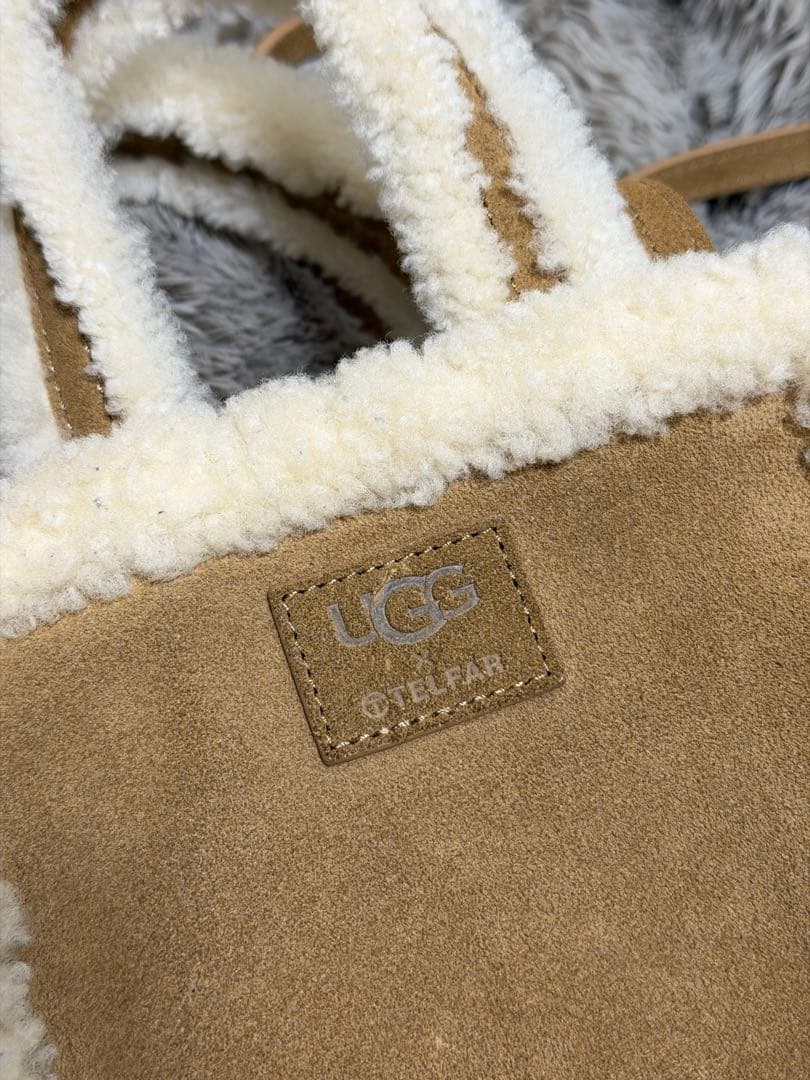 ✴︎大人気Ugg×Telfar コラボショルダーバッグ