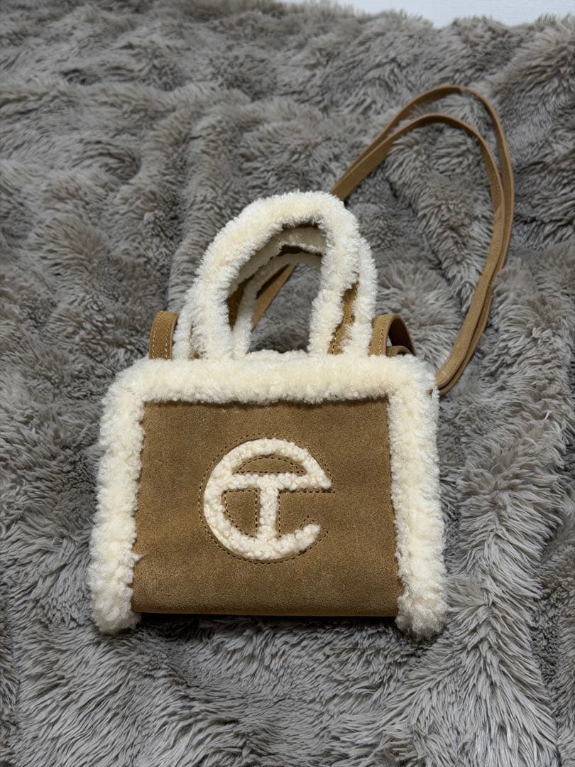 ✴︎大人気Ugg×Telfar コラボショルダーバッグ