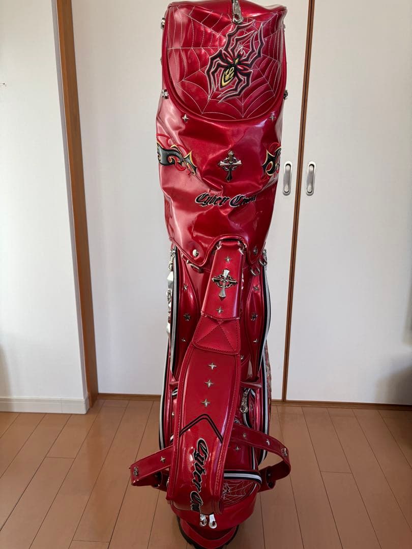 赤いゴルフバッグ　サイバークラウン