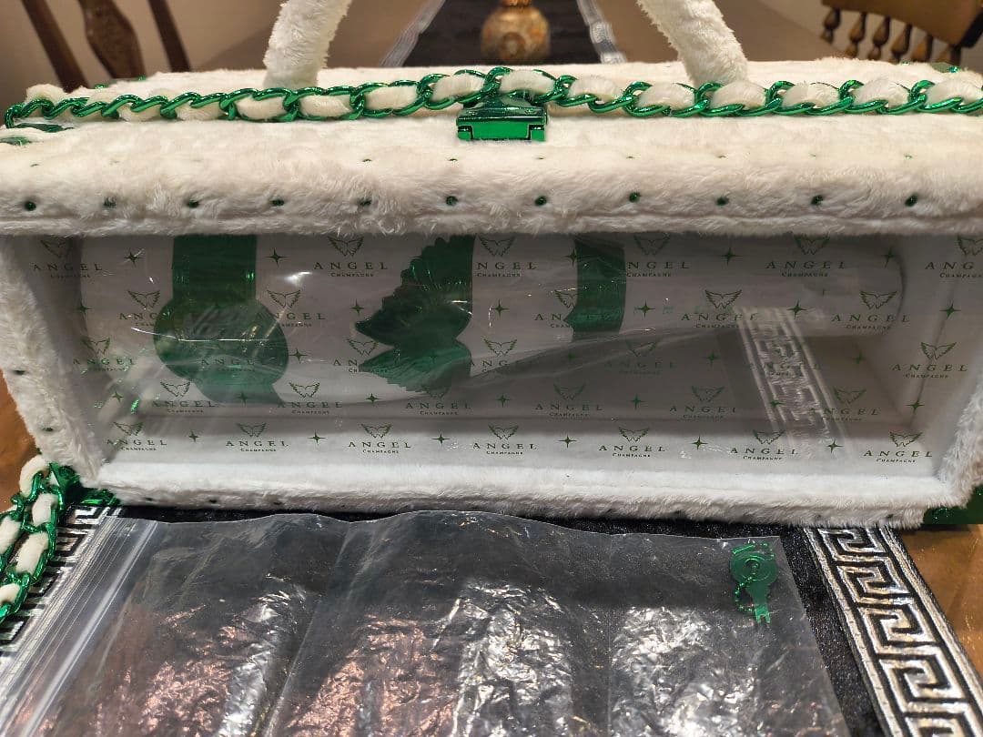 新品エンジェル　シャンパン クリスマスホリデー ロゼ ドゥミセック ファー