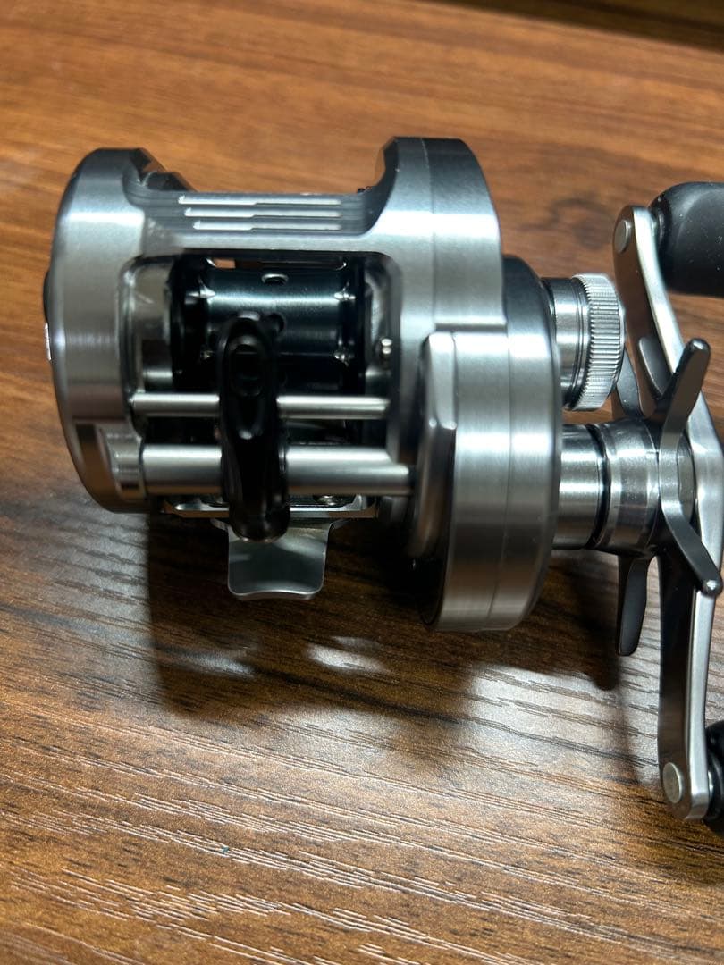 リール SHIMANO CALCUTTA CONQUEST DC 201HG