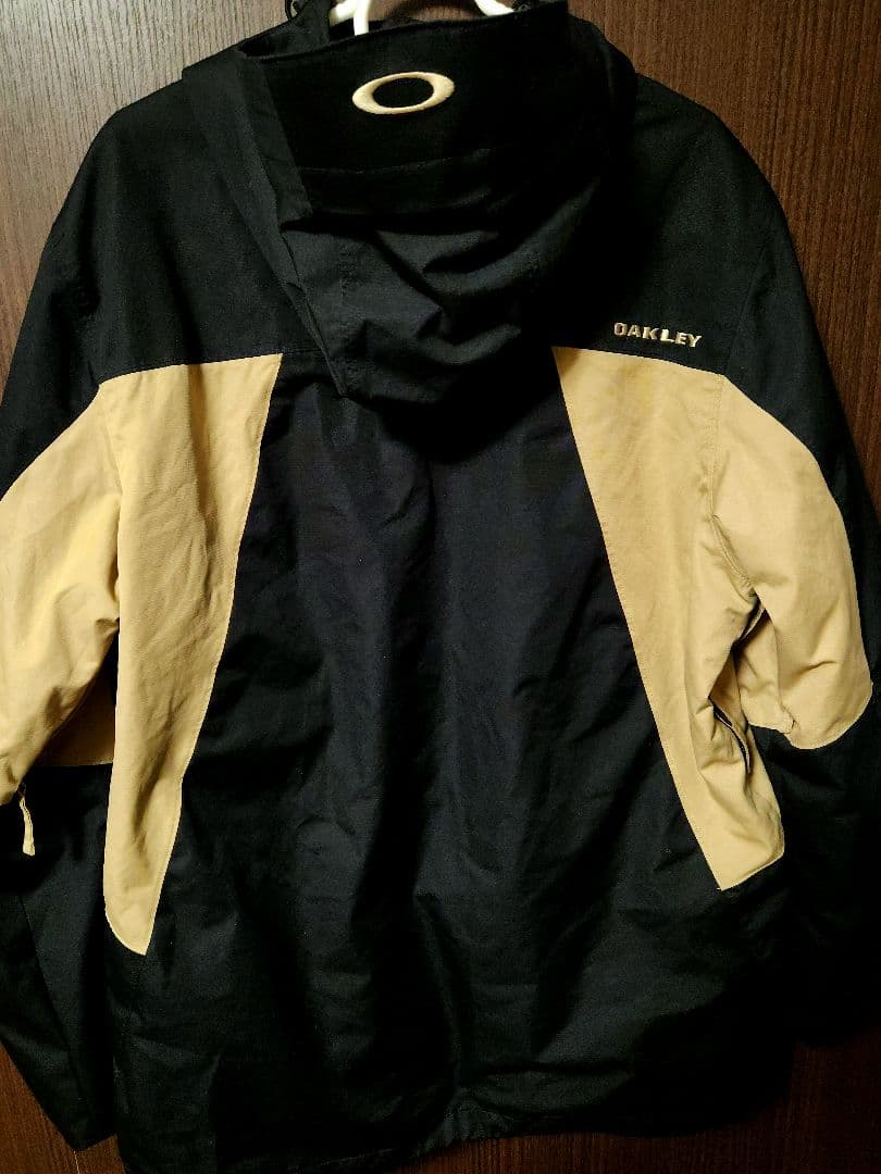 定価2万5000万円 OAKLEY オークリー スノーボード ウェア スキー