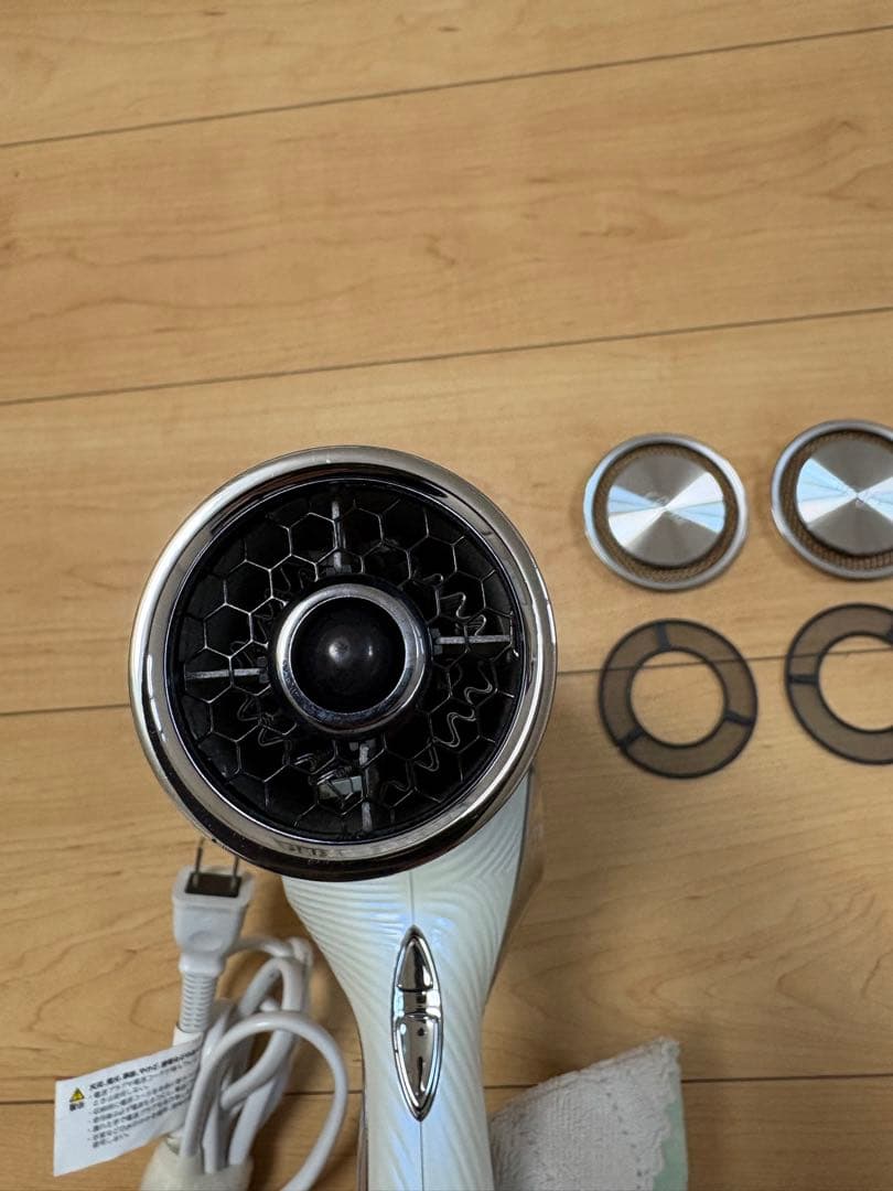 リファビューティックドライヤープロ 2021年製