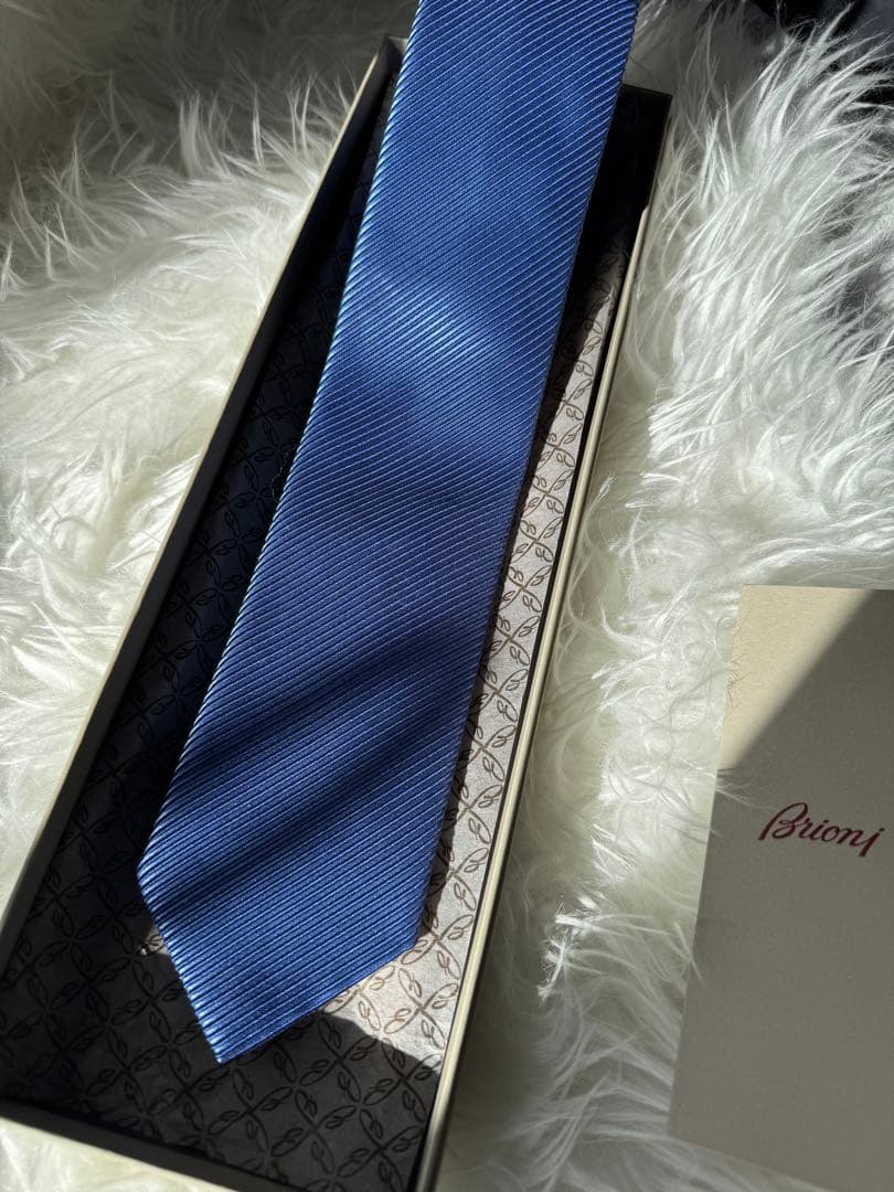 超美品　ブリオーニ　ネクタイ　箱付