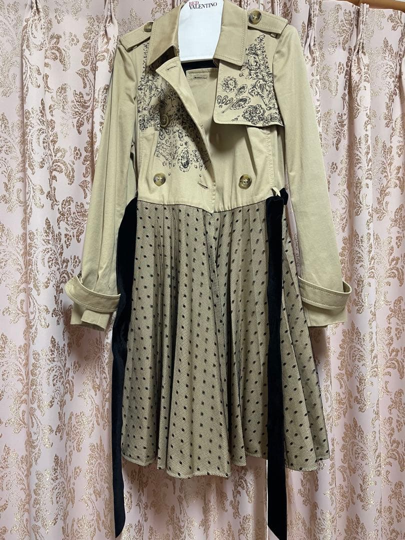 ヴァレンティノ　トレンチコート　ドット柄