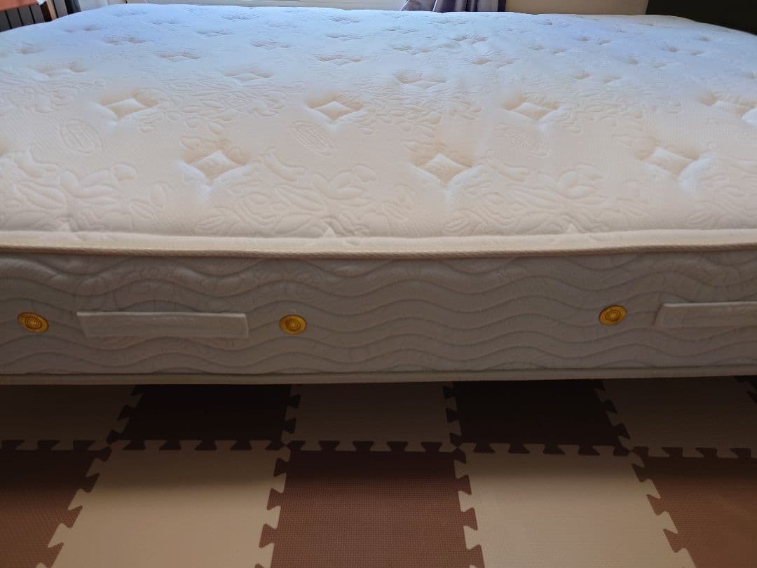 シモンズ ニューフィット プレミアム クイーン 6.5インチ 出品は5/16まで