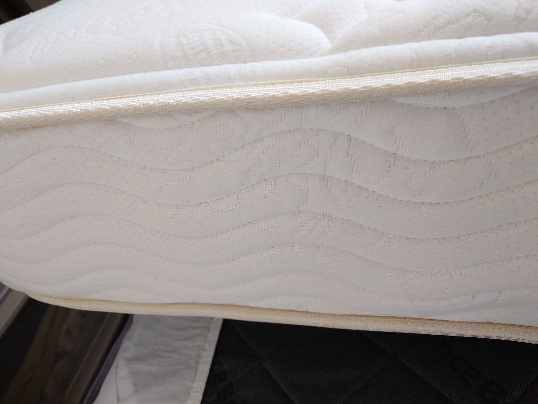 シモンズ ニューフィット プレミアム クイーン 6.5インチ 出品は5/16まで