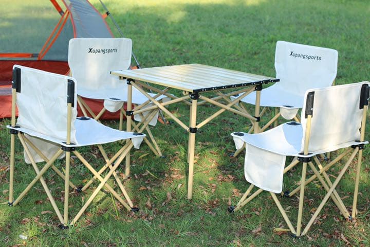 折りテーブル×1  キャンプ椅子 ×4   軽量コンパクト ハイキング