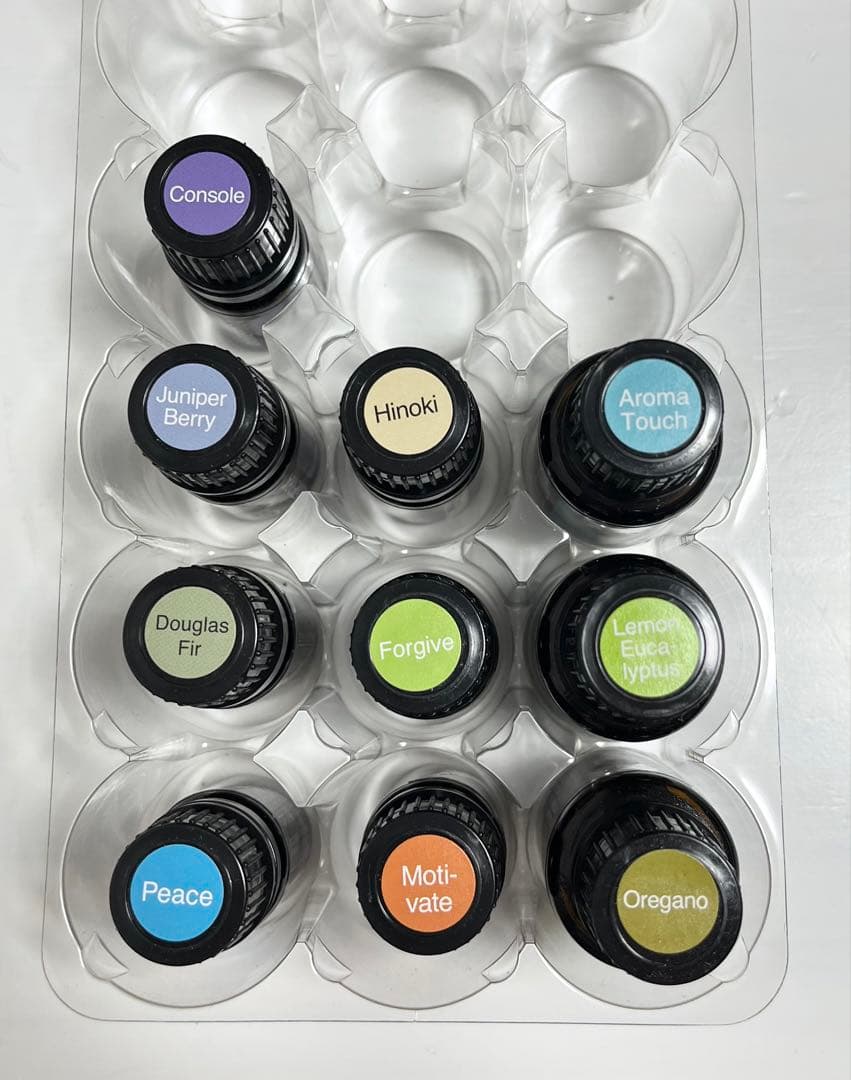 dōTERRA エッセンシャルオイル35本セット 木製ボックス・ロールオン5本他