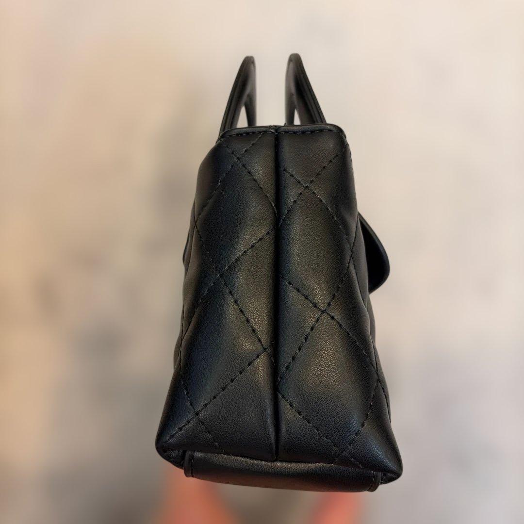 ノベルティ　キルティングC☆ブラックバック