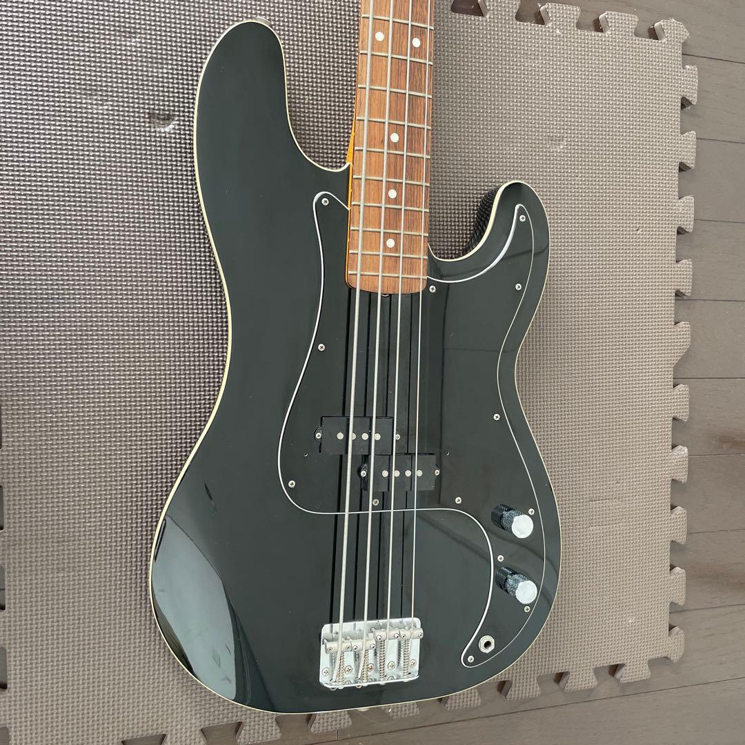 Fender Precision Bass ブラック