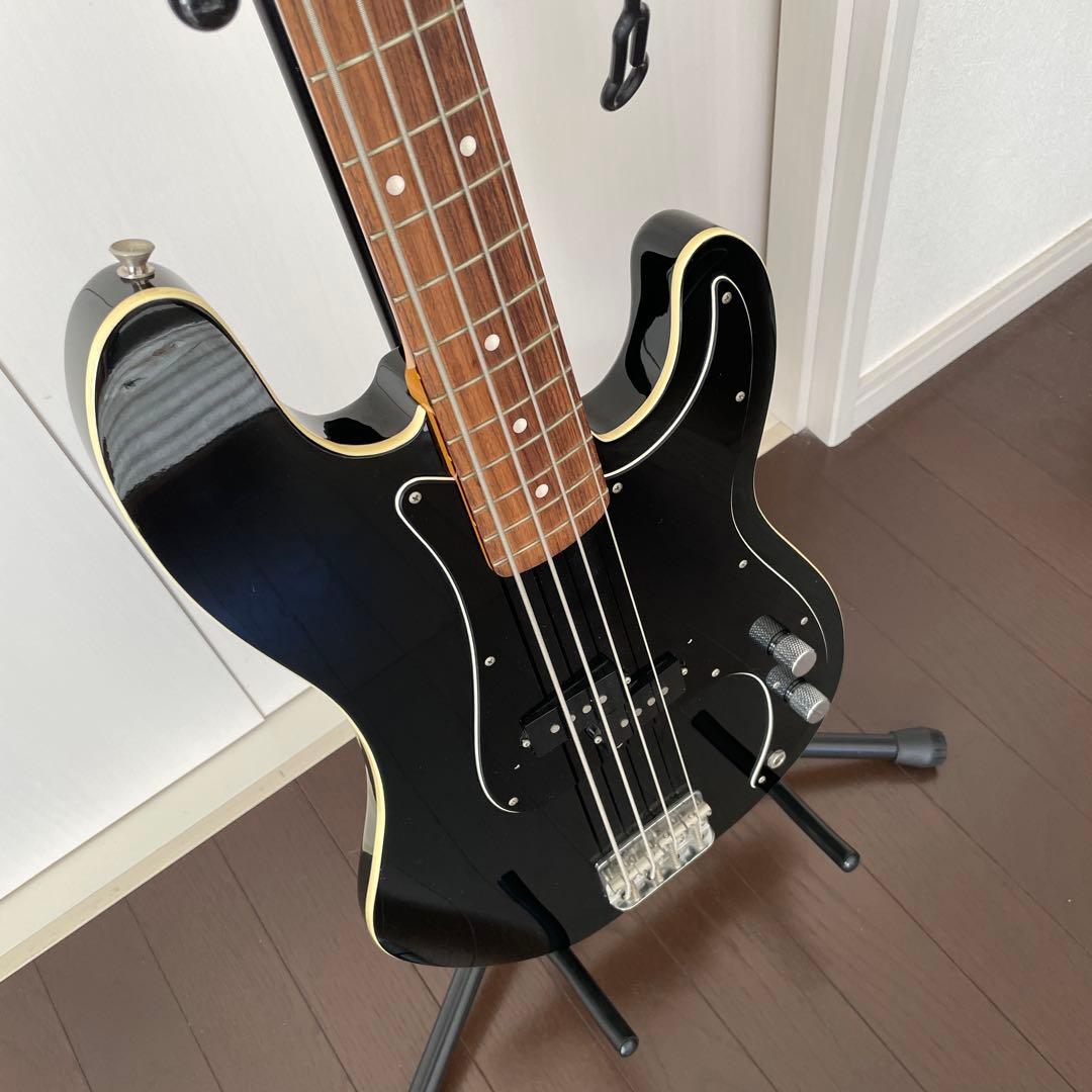Fender Precision Bass ブラック
