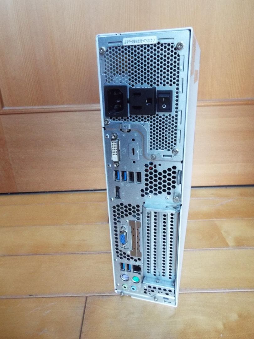 Windowsデスクトップ ESPRIMO D588/TX i3-8100 8G SSD256G+HDD