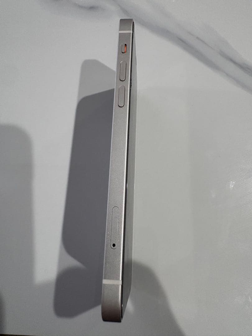 iPhone12 ホワイト　128ギガ　SIMロック無し