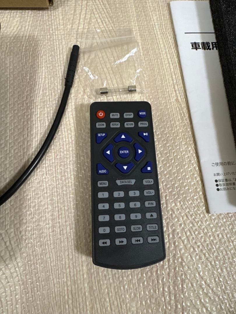 10.1インチ 後部座席用DVDプレーヤー　ヘッドレストモニター