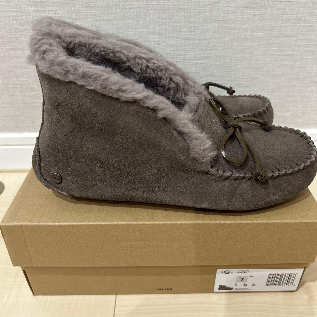UGG サイズ7 (24センチ)