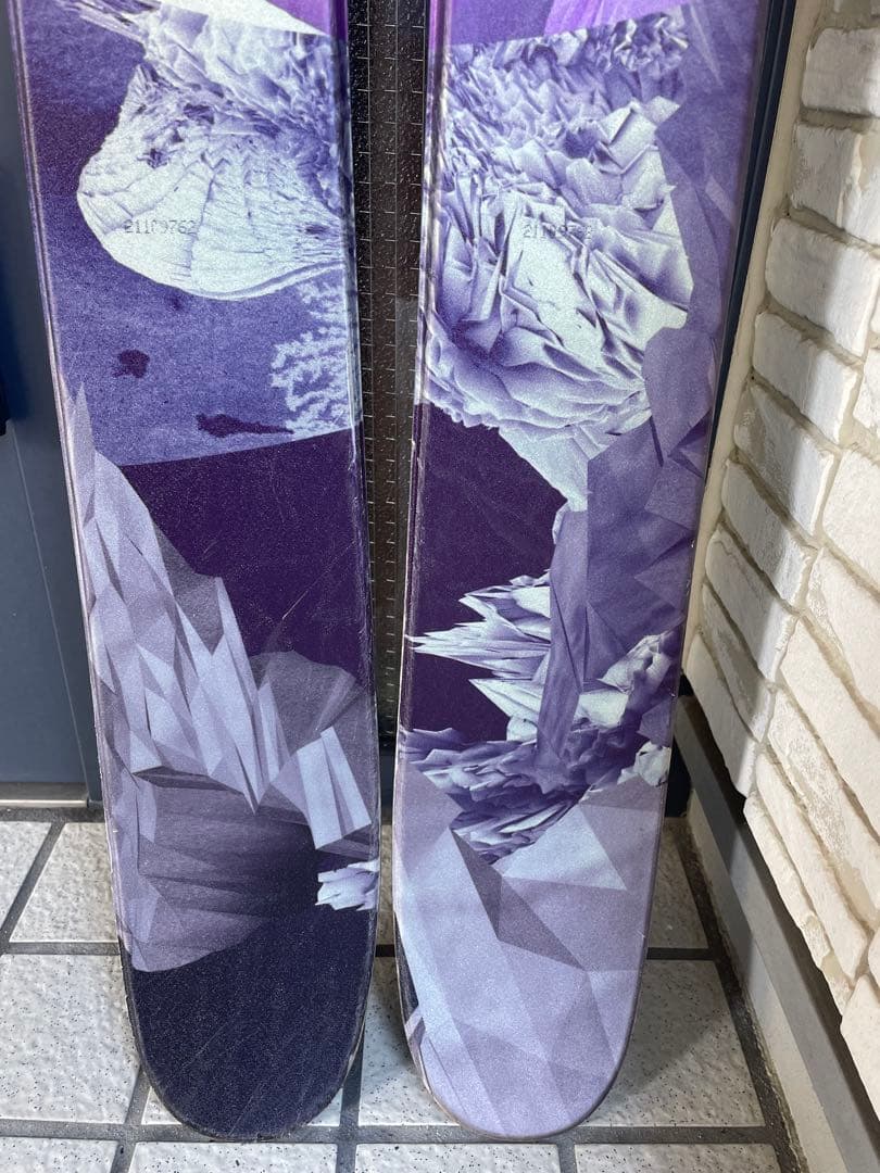 ARMADA スキー板 グラフィックデザイン　ARMADA TST 183cm