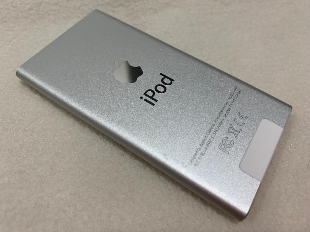 【美品】Apple iPod nano 第7世代 16GB シルバー
