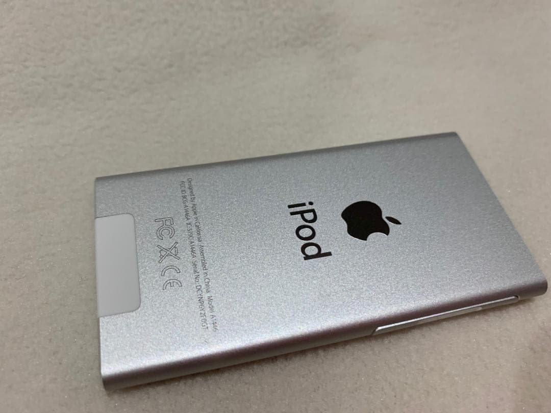 【美品】Apple iPod nano 第7世代 16GB シルバー