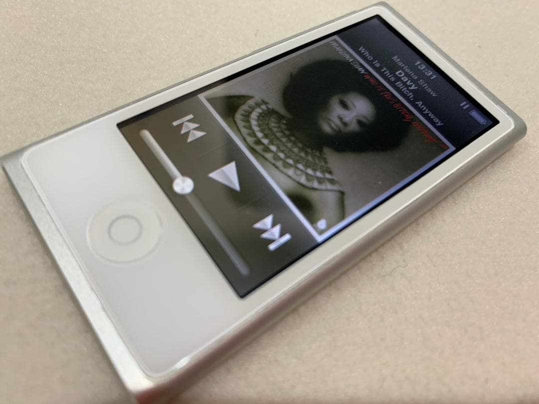 【美品】Apple iPod nano 第7世代 16GB シルバー