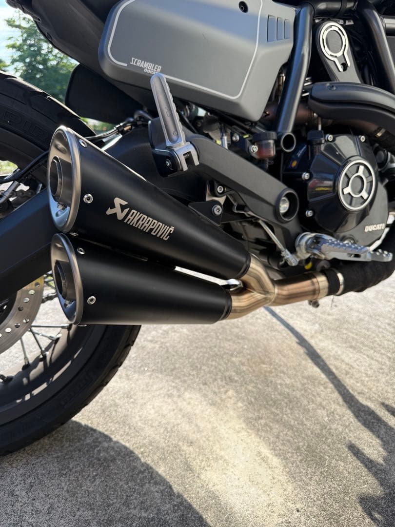 Akrapovic マフラー スクランブラー ドゥカティ