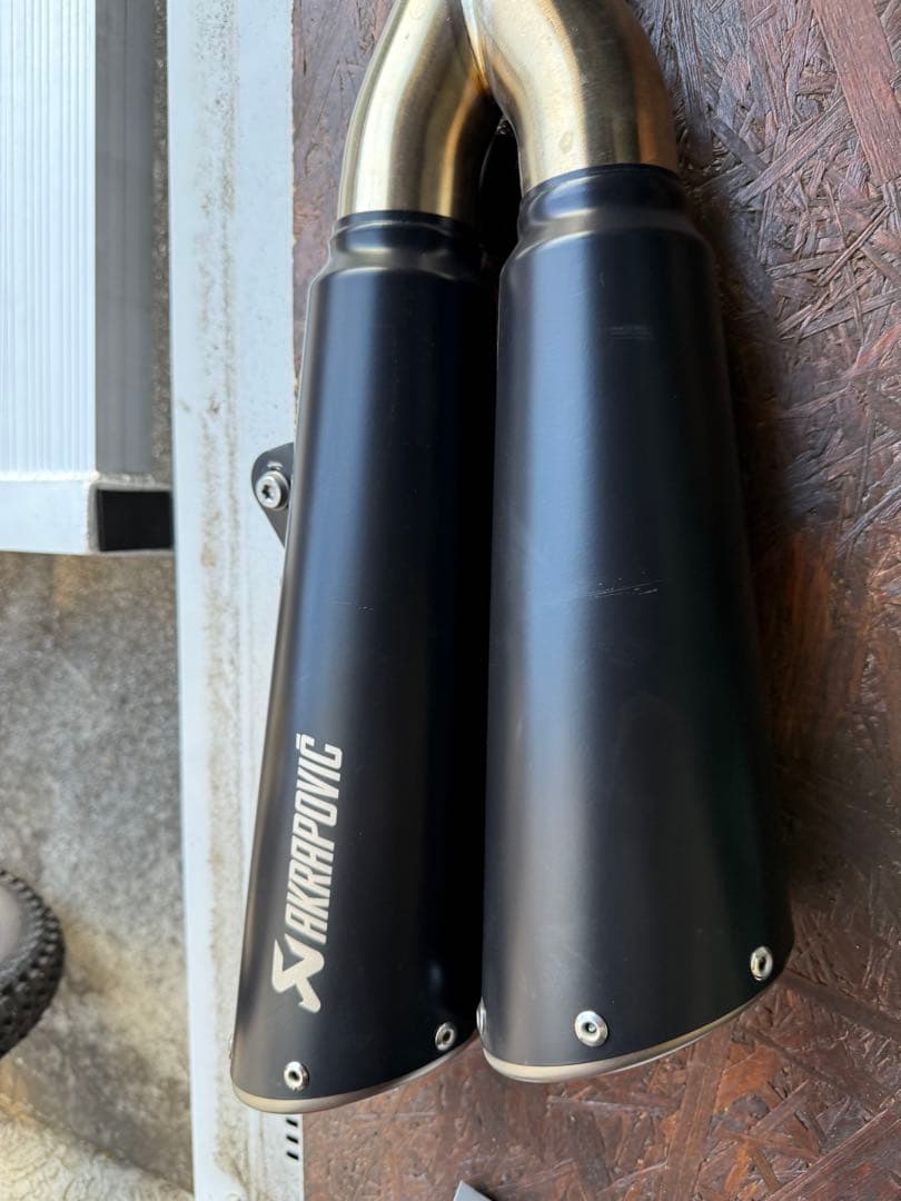 Akrapovic マフラー スクランブラー ドゥカティ