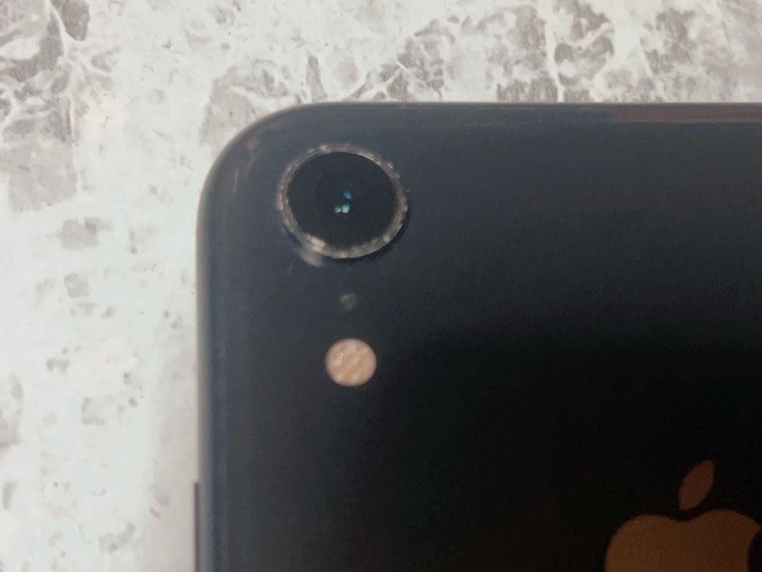 iPhoneXR 本体 + iPhoneケース