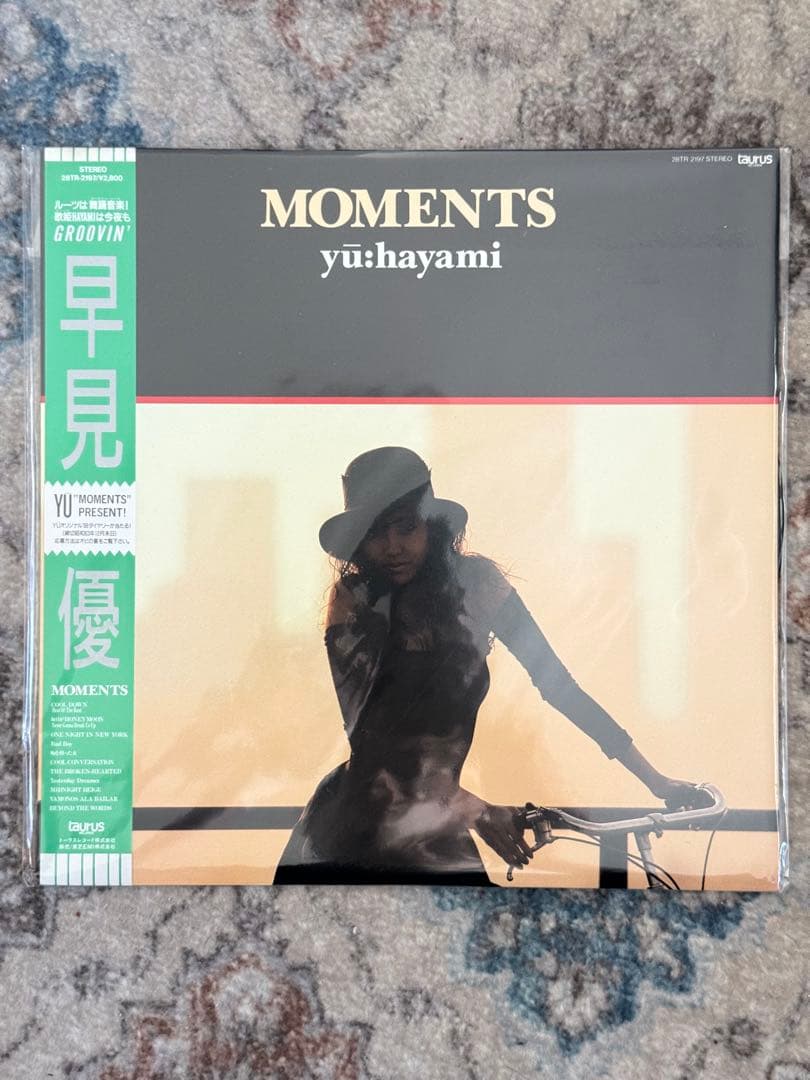 盤美品　レアレコード　早見優　 MOMENTS 邦楽レコード