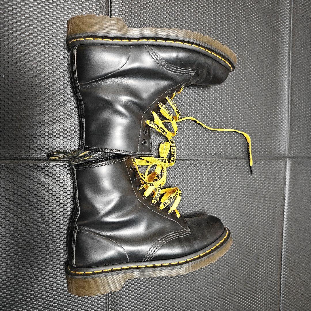 Dr. Martens 8ホール