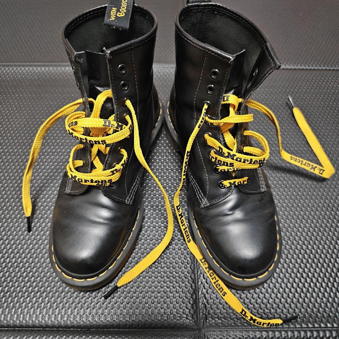 Dr. Martens 8ホール