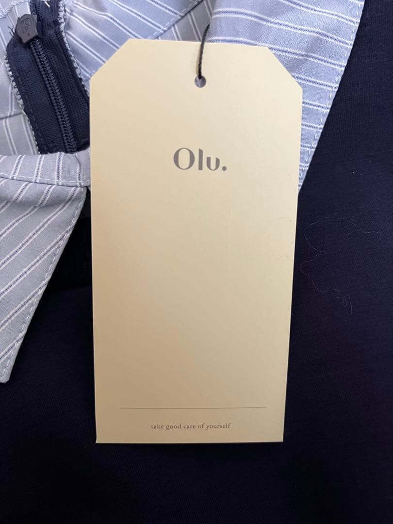 Olu. フリルレイヤードダンボールスウェット ネイビー 新品タグ付き