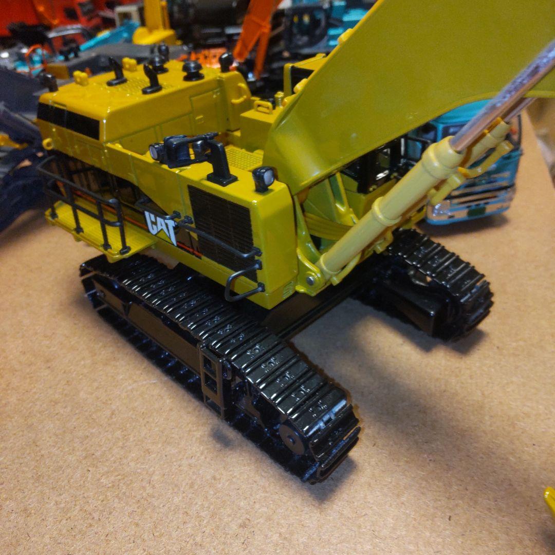 しろくま　キャタピラー建機　CAT5110B 1/50