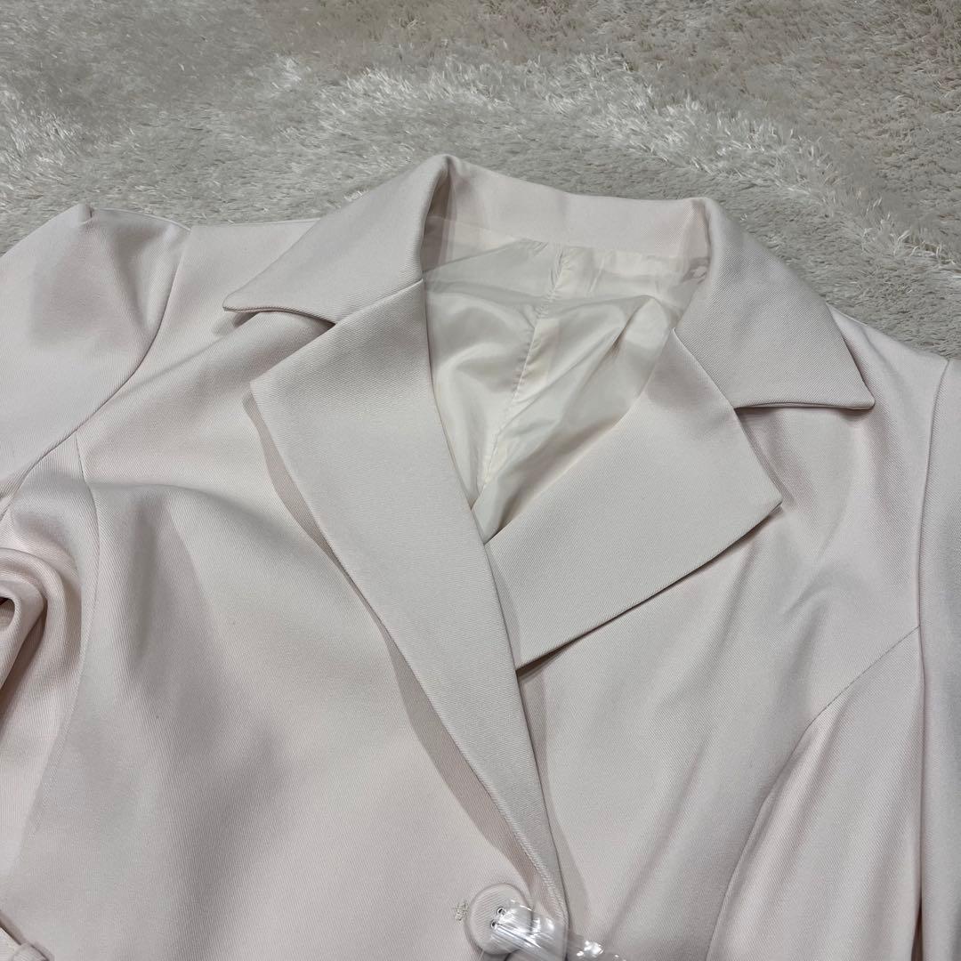 新品　PARTY ベルト付ケープ風オールインワン　ホワイト　門りょう