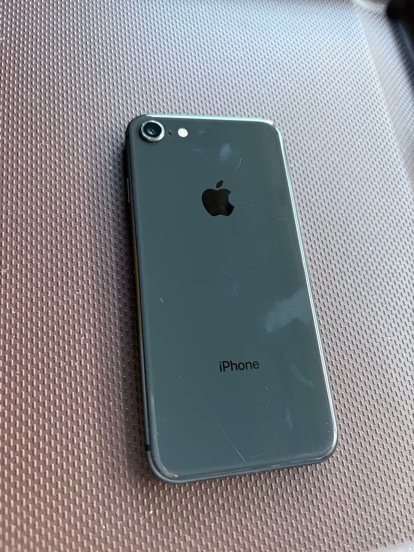 Apple iPhone 8ブラック 本体