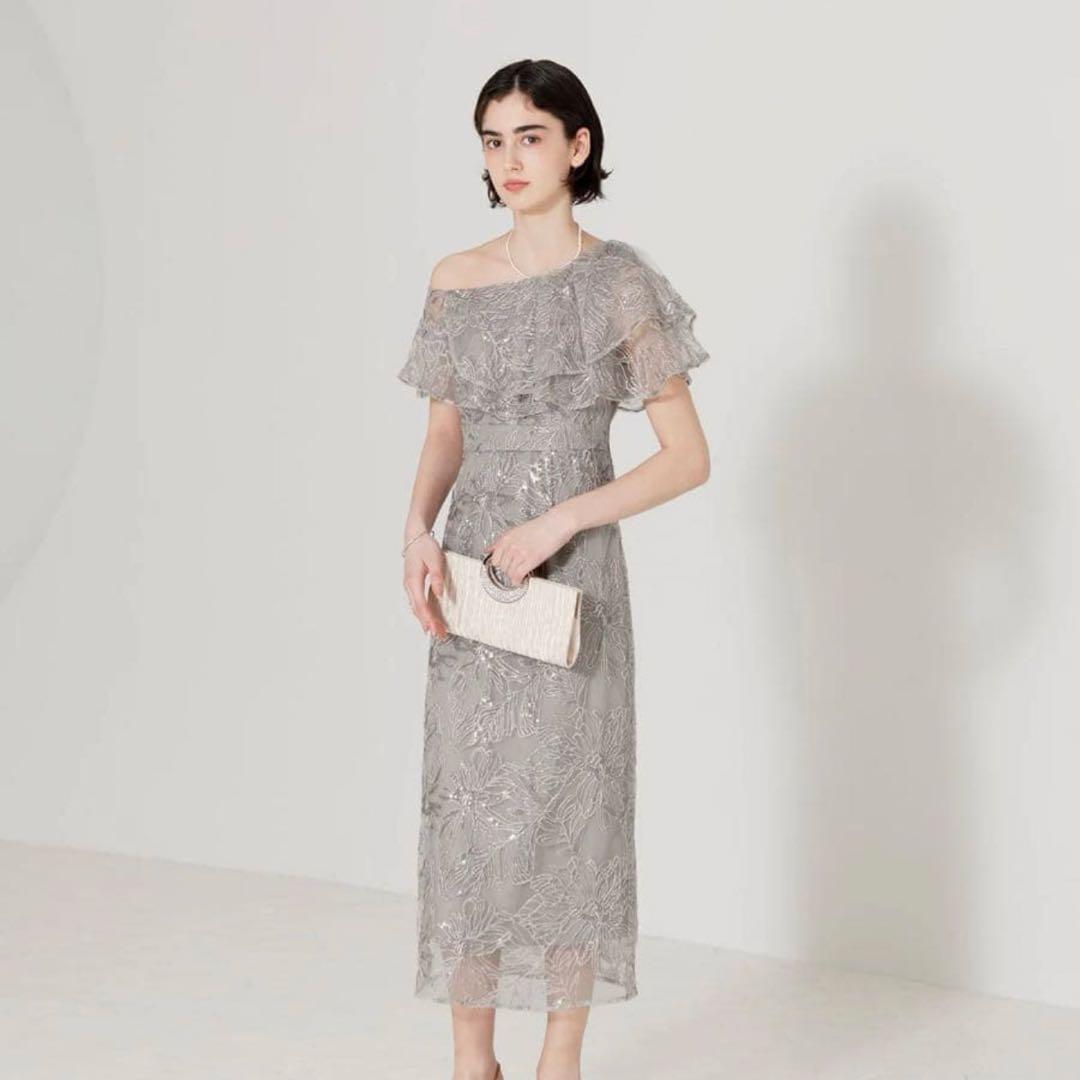 LEJA フリルオフショルダースパンコール　ラインドレスMグレー