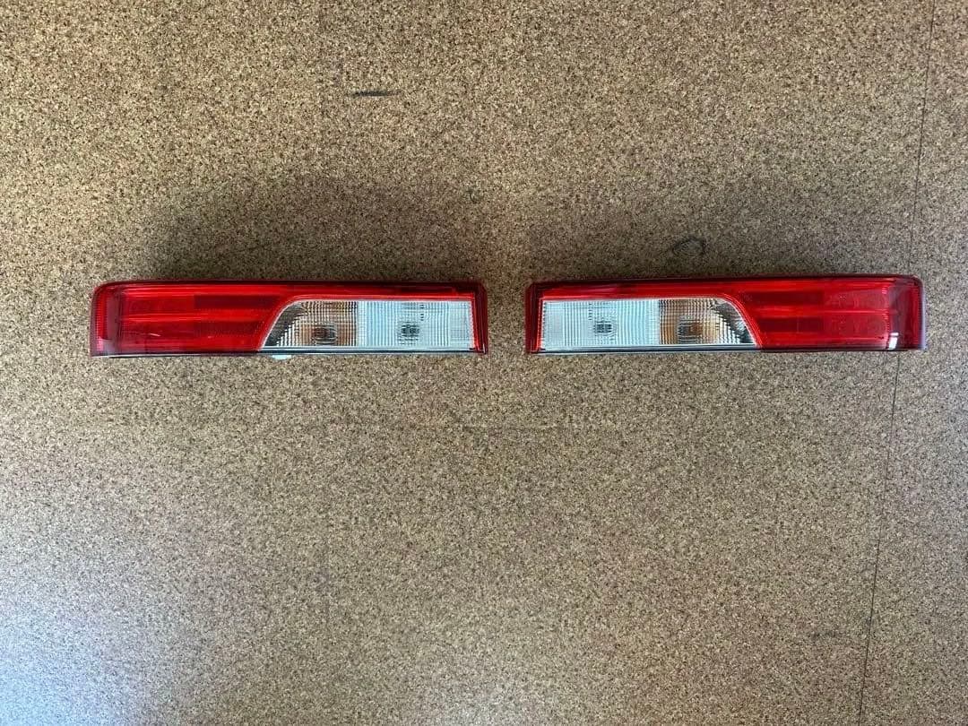 エブリィワゴンda17w 純正テールランプ新車外し②
