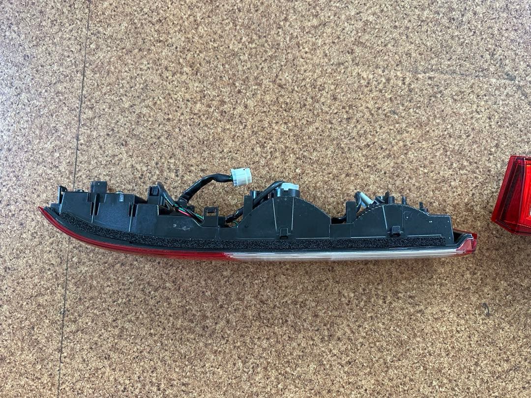 エブリィワゴンda17w 純正テールランプ新車外し②