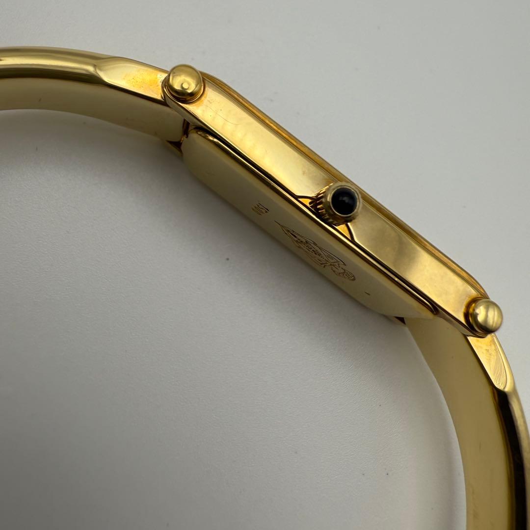 GUCCI グッチ 腕時計 watch 1500L 黒文字盤　ゴールド　美品