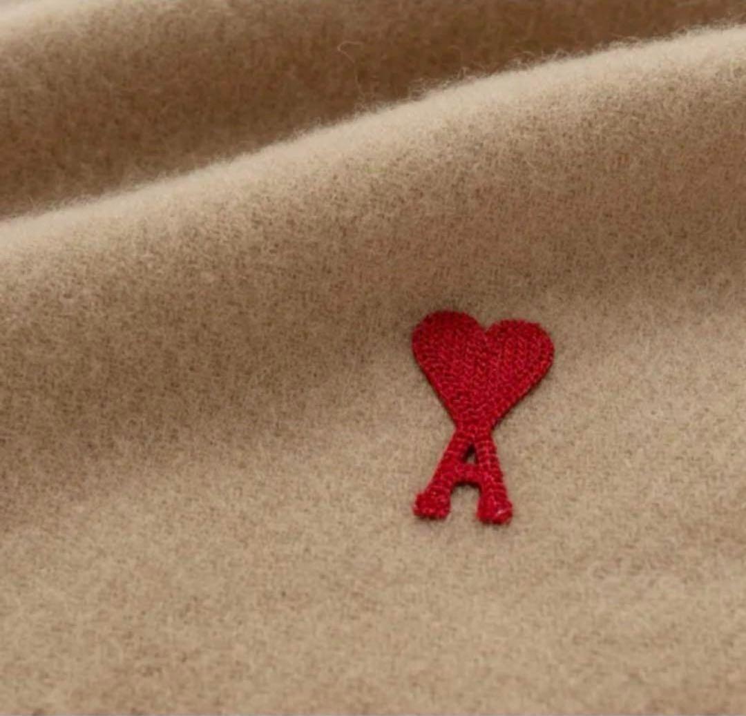 AMI PARIS ベージュ ロングマフラー 赤いハート刺繍