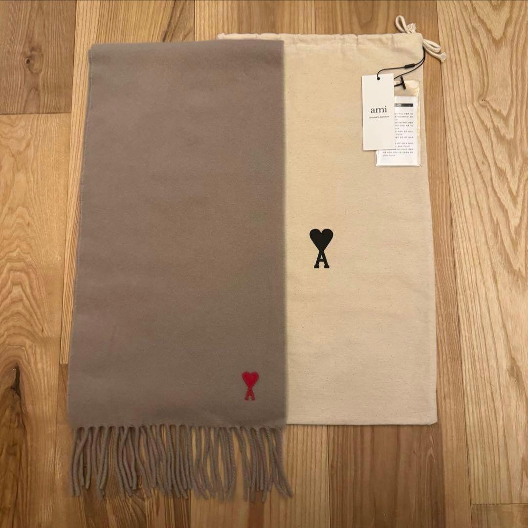 AMI PARIS ベージュ ロングマフラー 赤いハート刺繍