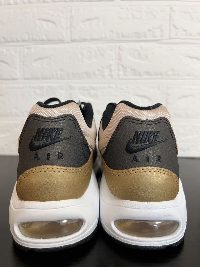 ナイキ エアマックス コマンド プレミアムウィメンズシューズ718896-101