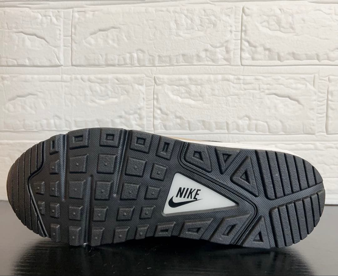 ナイキ エアマックス コマンド プレミアムウィメンズシューズ718896-101